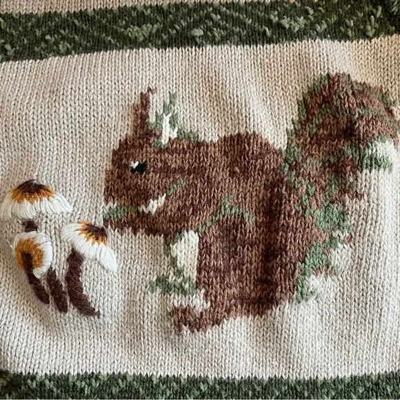 Northern Reflections Vintage Fall Acorn Owl Squirrel Button Front Sweater Vest - Picture 7 of 11